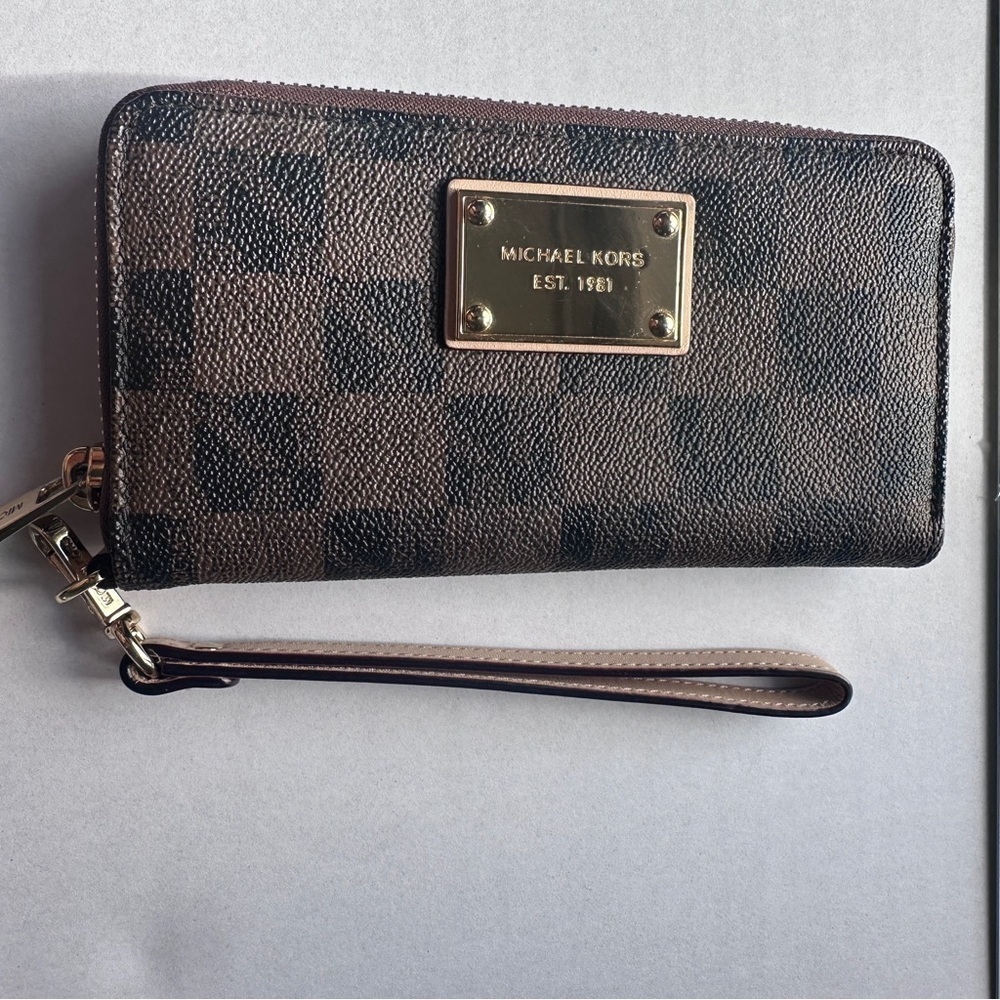 Michael Kors Brown Checkered Wallet - Picture 2 of 11
